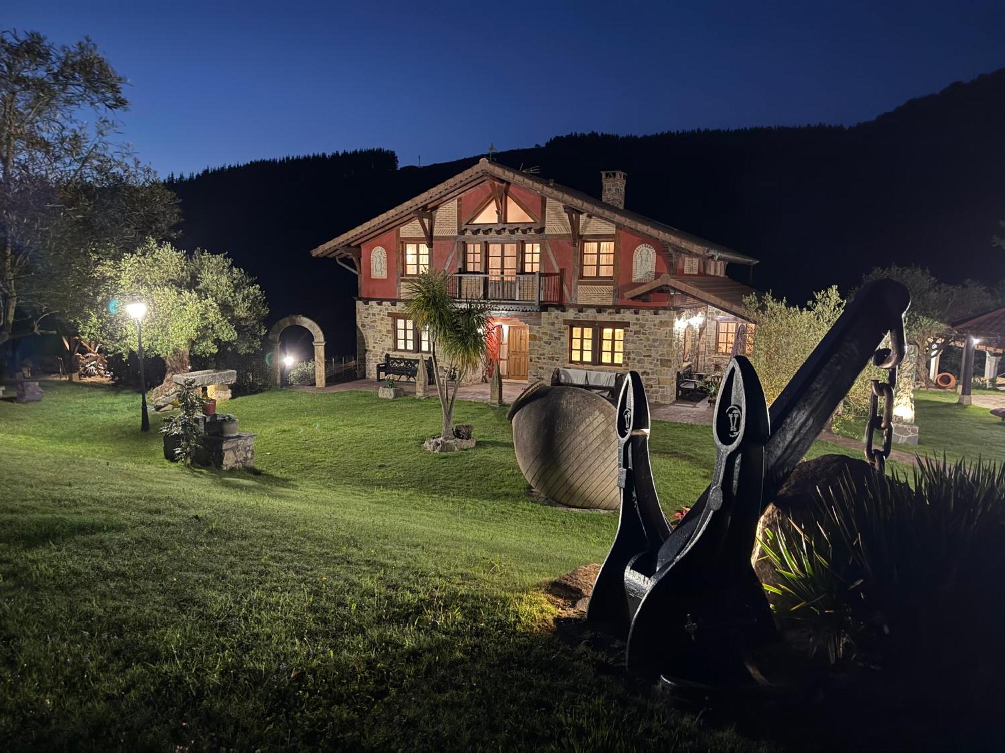 Villa Vivienda Turistica Jardin Con Encanto Y Piscina Emaldia